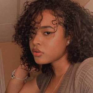 Meet your Posher, Luana